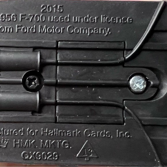 Hallmark 2015 Christmas Ornament 1956 Ford FireEngine Fire Brigade 13 Series NEW - Picture 7 of 9